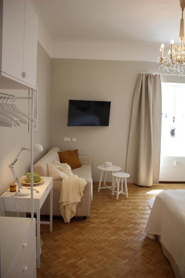White Flat By Grazrentals With Cool Location & Free Parking Exteriör bild