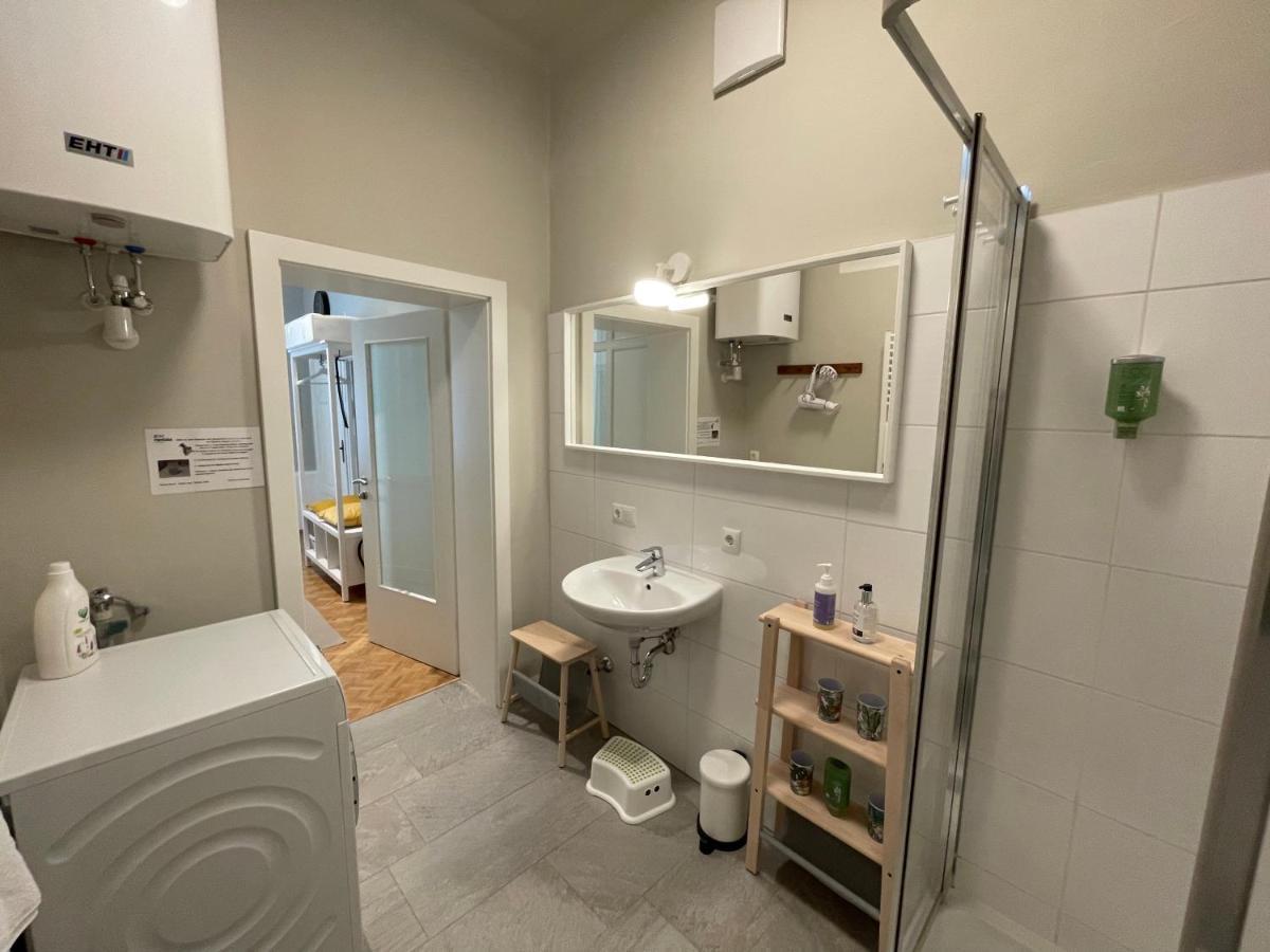 White Flat By Grazrentals With Cool Location & Free Parking Exteriör bild