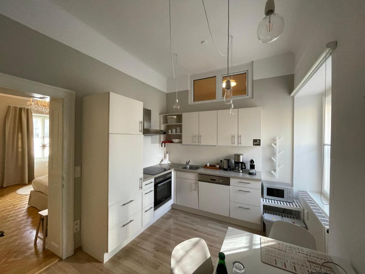 White Flat By Grazrentals With Cool Location & Free Parking Exteriör bild